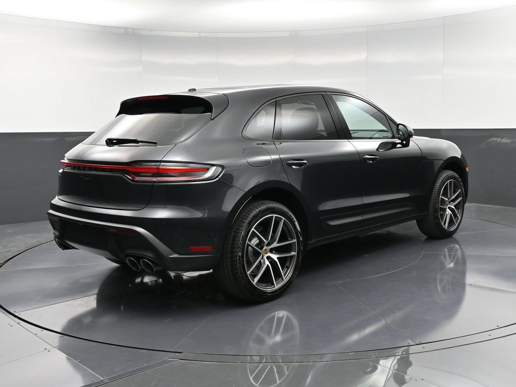 Certified 2026 Porsche Macan AWD/4WD image 8