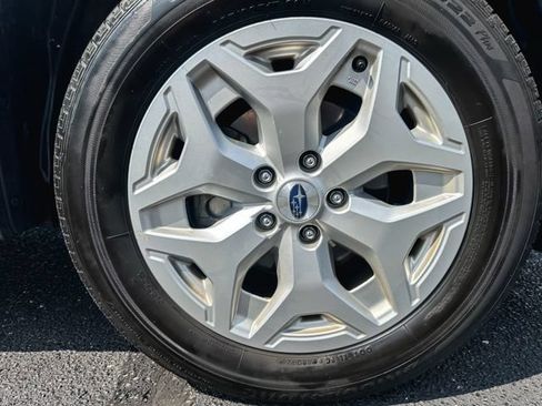 Used 2024 Subaru Forester AWD/4WD image 11