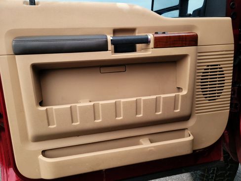 Used 2015 Ford F250 King Ranch w/ FX4 Off-Road Package image 8