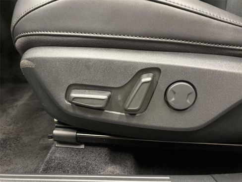 Used 2023 Kia Niro EX FWD image 18
