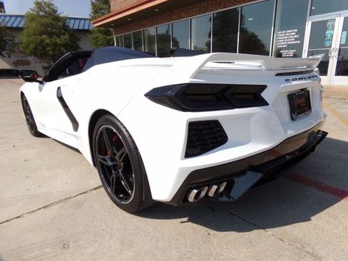 Used 2024 Chevrolet Corvette Stingray Preferred Conv w/ Z51 Performance Package RWD image 9