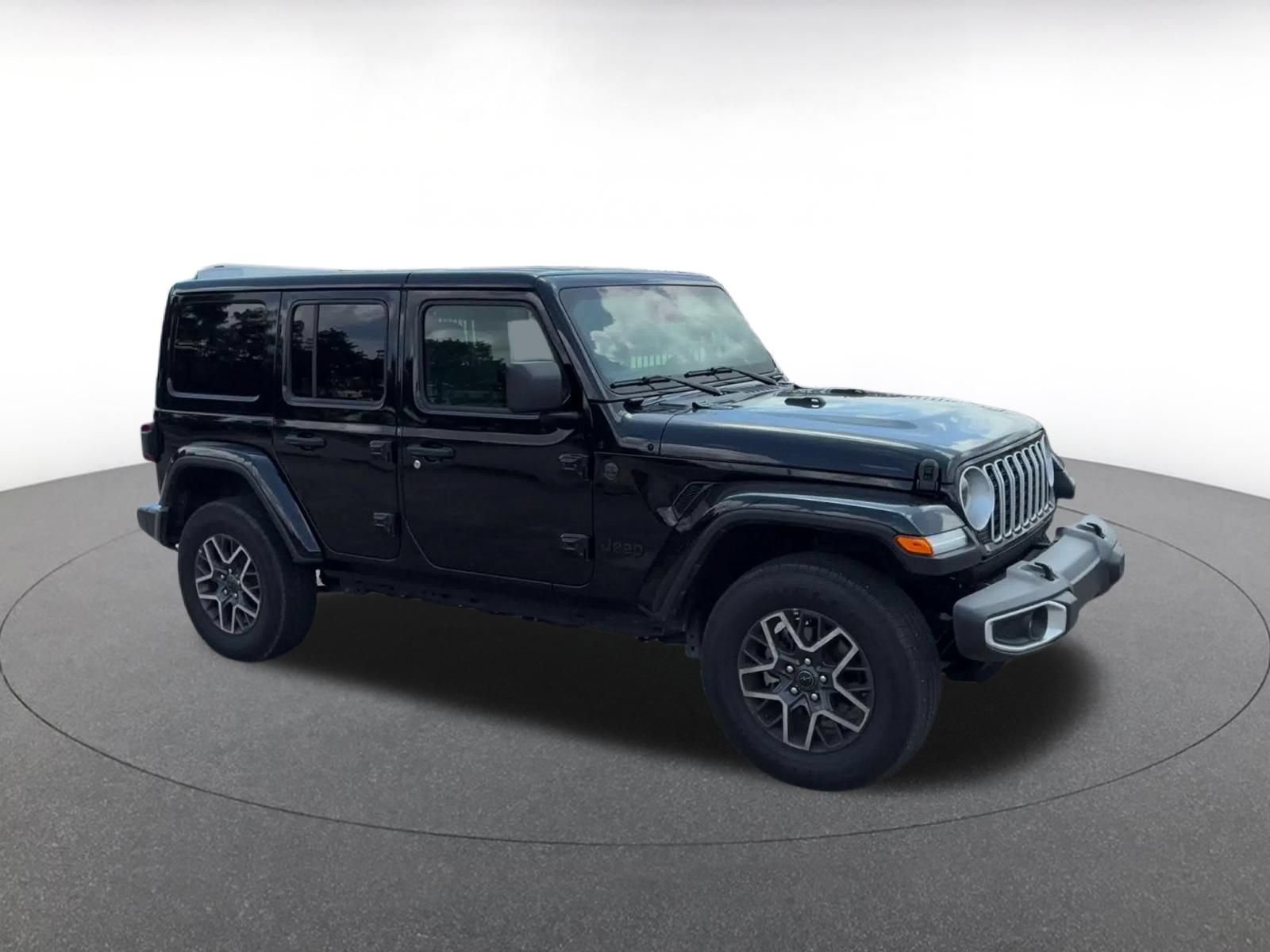 Used 2025 Jeep Wrangler Unlimited Sahara AWD/4WD image 2