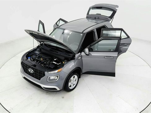 Used 2020 Hyundai Venue SE FWD image 21
