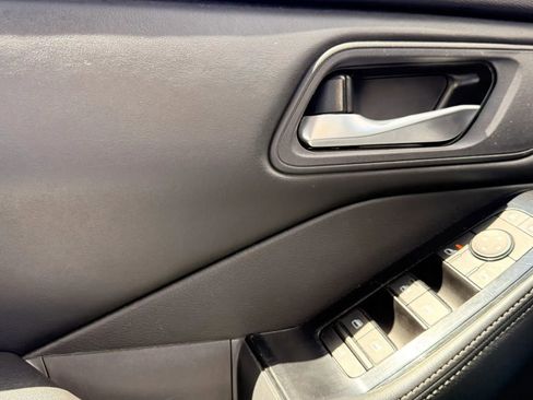 Used 2024 Nissan Rogue SV FWD image 26