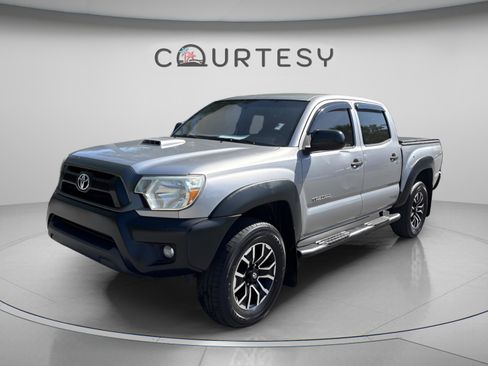 Used 2015 Toyota Tacoma PreRunner w/ Convenience Package RWD image 1