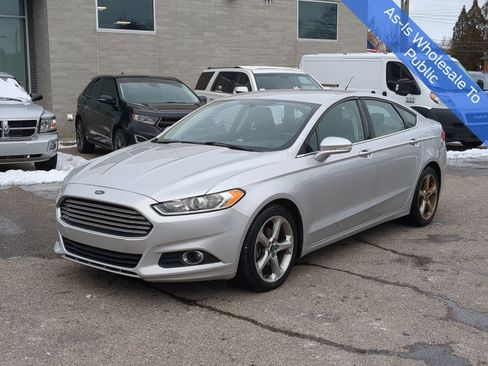 Used 2014 Ford Fusion SE w/ Equipment Group 201A image 5