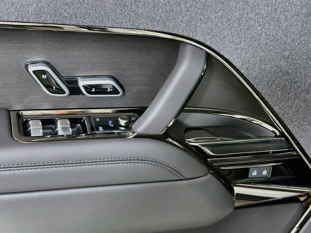 New 2027 Land Rover Range Rover Sport Dynamic SE AWD/4WD image 18