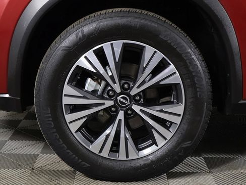 Used 2023 Nissan Rogue SV AWD/4WD image 19