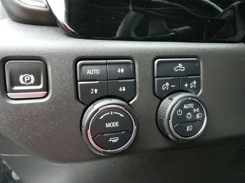 Certified 2024 Chevrolet Silverado 1500 LT Trail Boss w/ Convenience Package II image 25