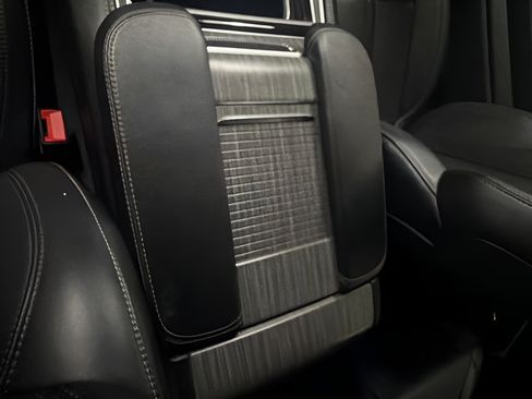 Used 2024 Jeep Wagoneer Series II w/ Flexible Seating Group RWD image 17