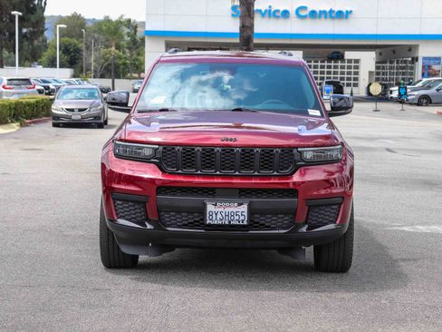 Used 2021 Jeep Grand Cherokee L Laredo AWD/4WD image 2