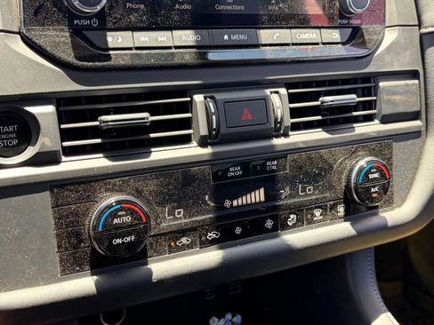 Used 2025 Nissan Pathfinder S FWD image 9
