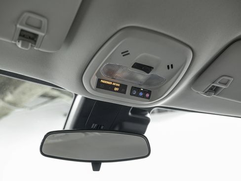 Used 2025 Chevrolet Trax LS FWD image 25
