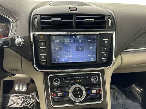Used 2020 Lincoln Continental Reserve w/ Luxury Package image 25
