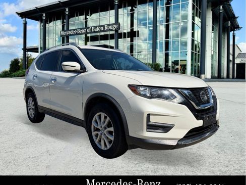 Used 2018 Nissan Rogue SV AWD/4WD image 1