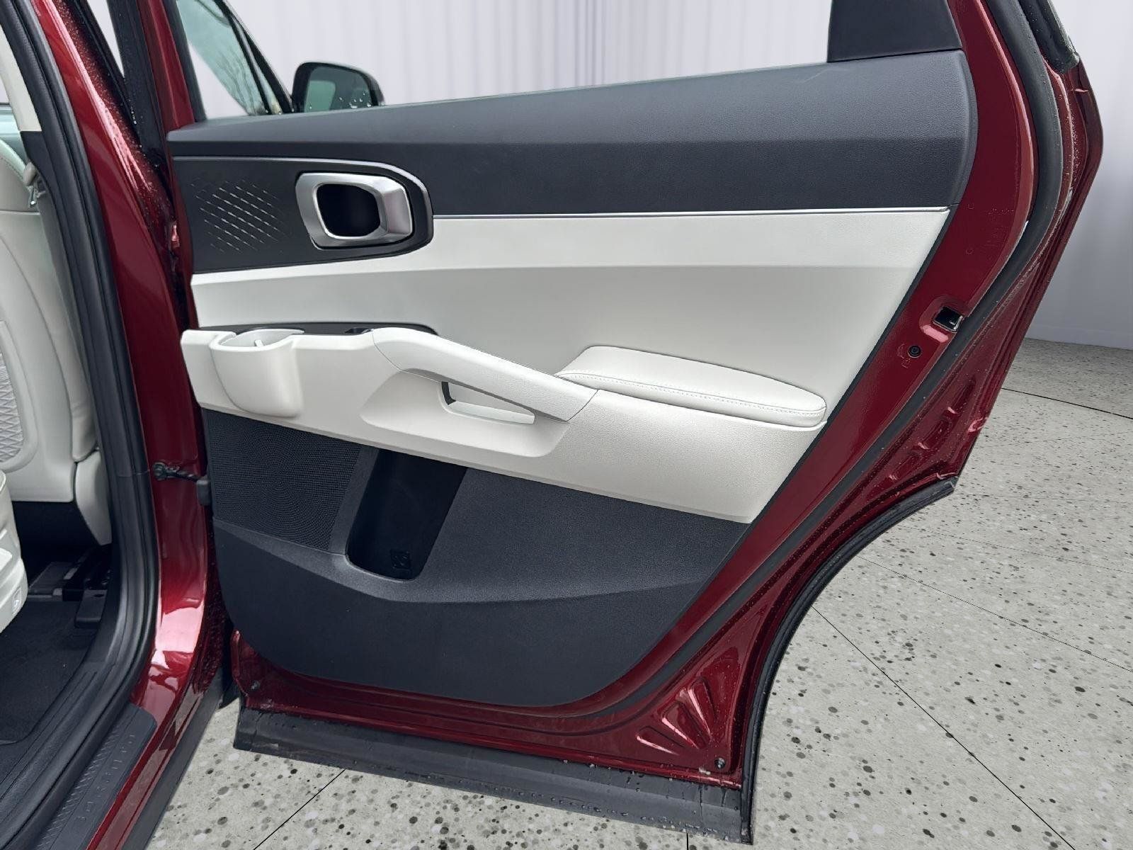Used 2025 Kia Sorento S w/ Panoramic Sunroof Package FWD image 42