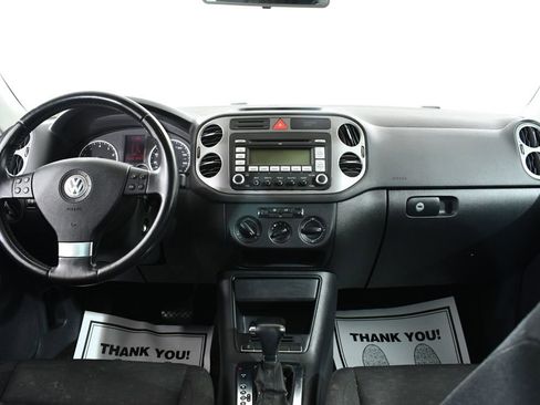 Used 2009 Volkswagen Tiguan SE image 7