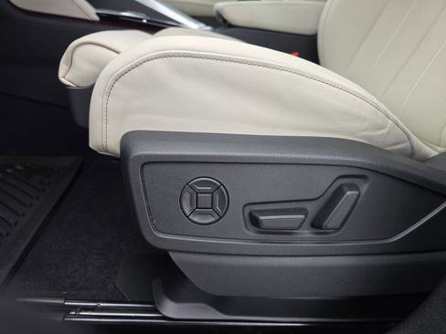 New 2025 Audi Q5 Prestige image 28