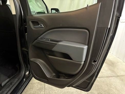 Used 2018 Chevrolet Colorado Z71 AWD/4WD image 14