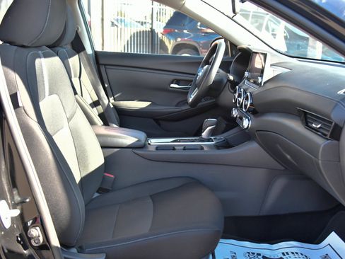 Used 2025 Nissan Sentra SV FWD image 38