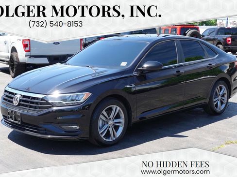 Used 2021 Volkswagen Jetta R-Line w/ R-Line Cold Weather Package FWD image 1