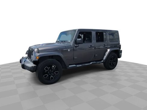 Used 2018 Jeep Wrangler Unlimited Sahara AWD/4WD image 3
