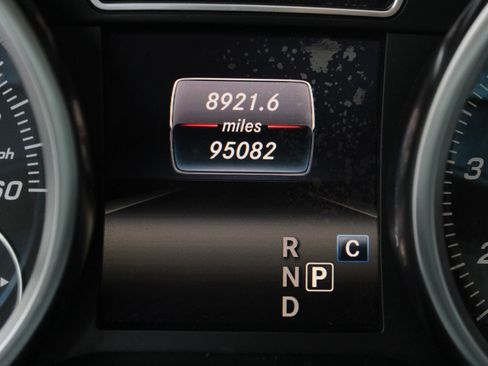 Used 2018 Mercedes-Benz GLS 450 4MATIC w/ Premium Package image 33