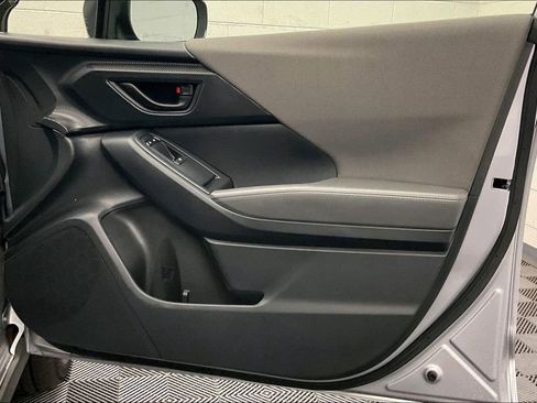 Used 2025 Subaru Crosstrek 2.0i Premium image 22