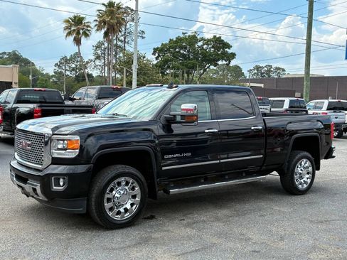 Used 2016 GMC Sierra 2500 Denali w/ Duramax Plus Package AWD/4WD image 2