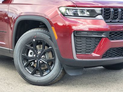 New 2026 Jeep Grand Cherokee Altitude