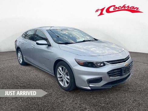 Used 2018 Chevrolet Malibu LT w/ Driver Confidence Package FWD image 1