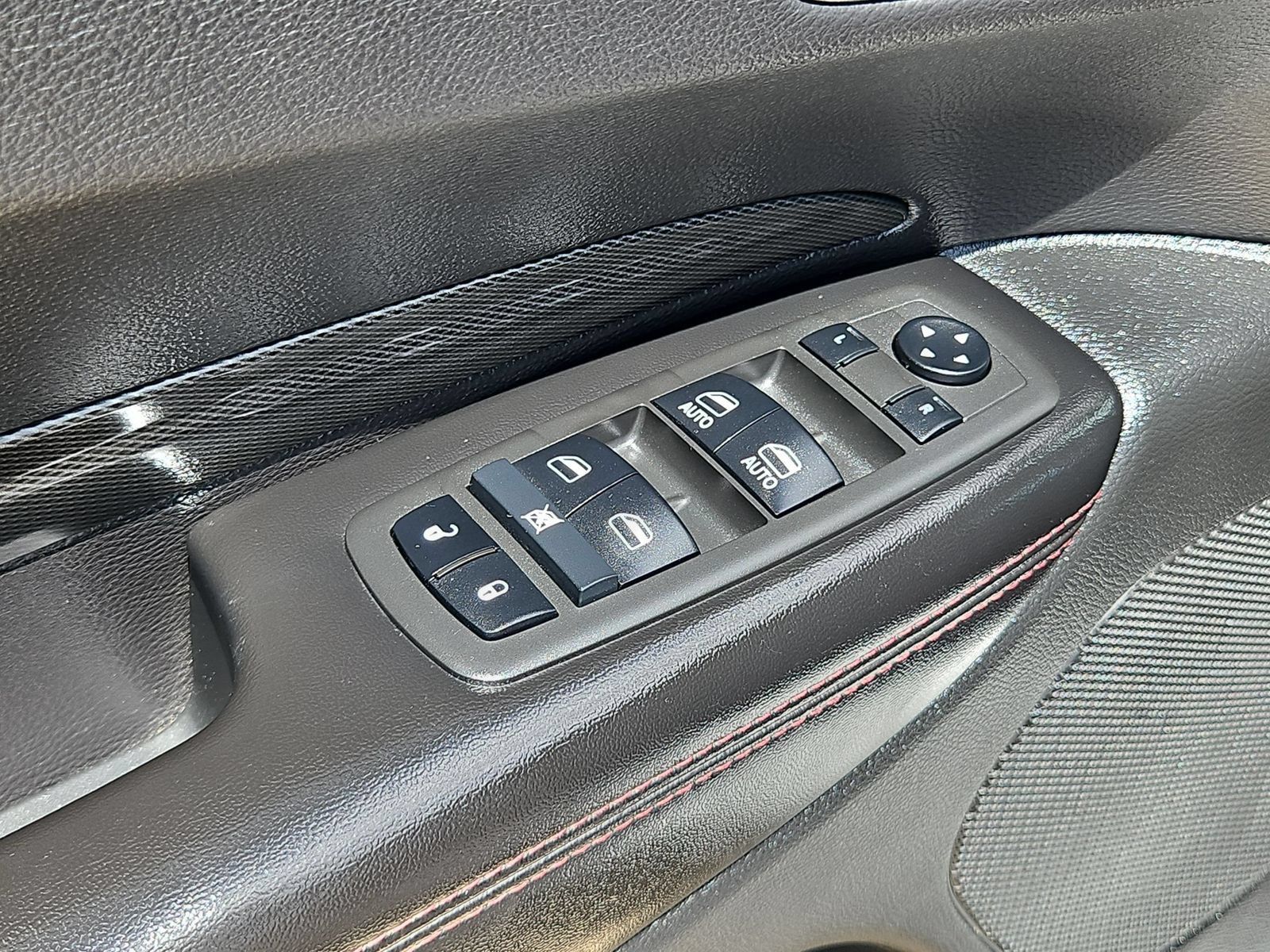 Used 2022 Dodge Durango R/T w/ Blacktop Package RWD image 12