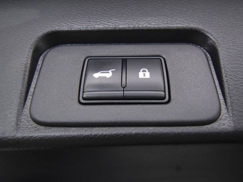 Used 2024 Nissan Rogue SV FWD image 27