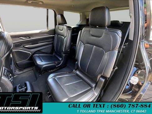 Used 2022 Jeep Grand Cherokee L Limited w/ Black Appearance Package AWD/4WD image 26