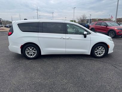 Used 2023 Chrysler Pacifica Touring-L