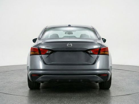 Used 2025 Nissan Altima 2.5 SV FWD image 7