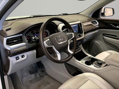 Used 2023 GMC Acadia SLT w/ LPO, Cargo Package AWD/4WD image 17