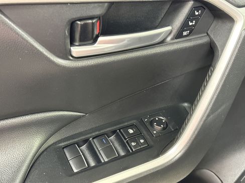 Used 2021 Toyota RAV4 XLE Premium AWD/4WD image 27