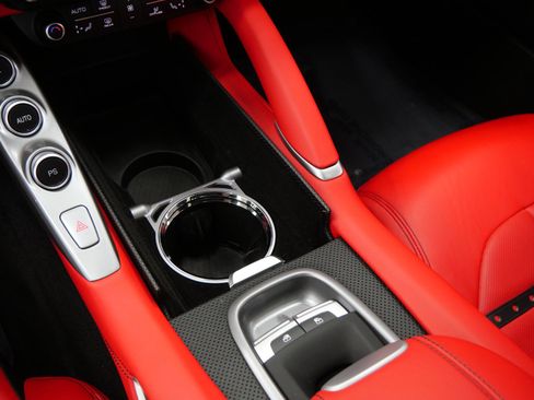 Used 2017 Ferrari GTC4Lusso AWD/4WD image 31