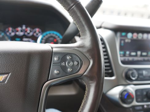 Used 2017 Chevrolet Tahoe LT w/ LT Signature Package image 12