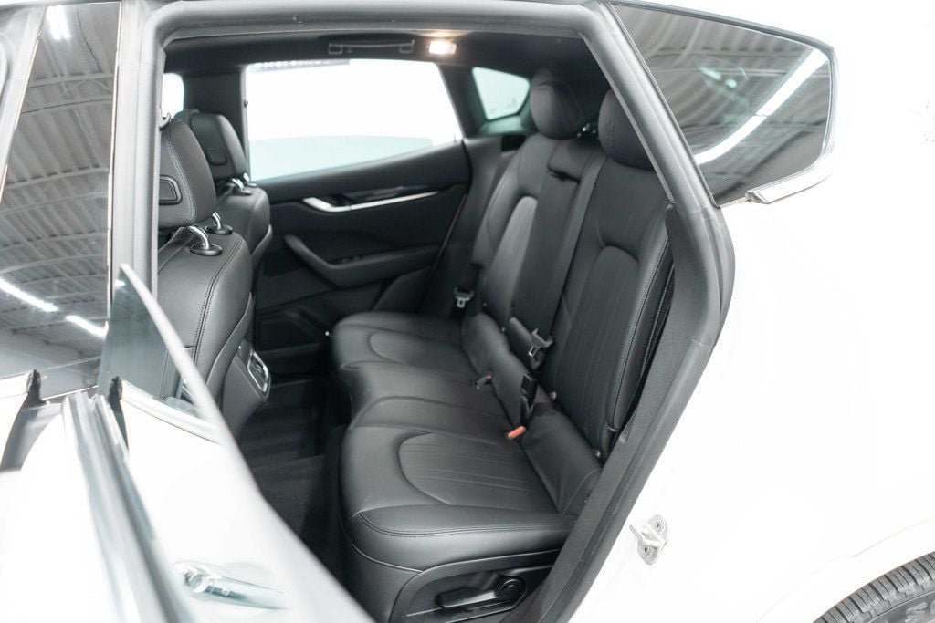 Used 2023 Maserati Levante GT AWD/4WD image 33