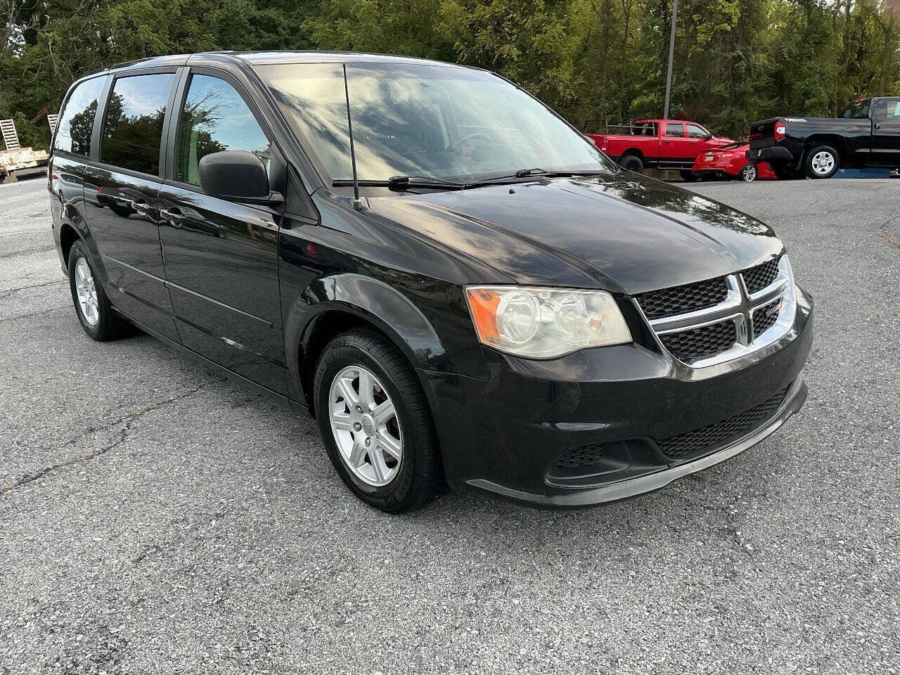 Used 2012 Dodge Grand Caravan SE FWD image 3