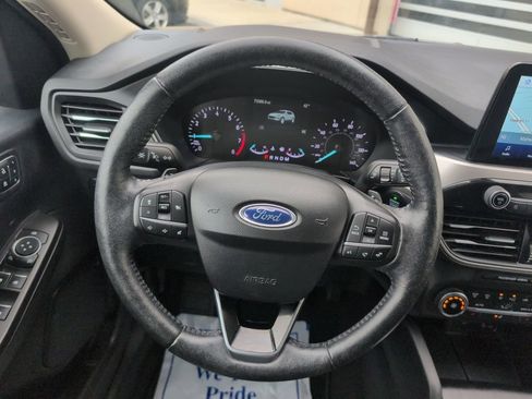 Used 2020 Ford Escape SEL image 15