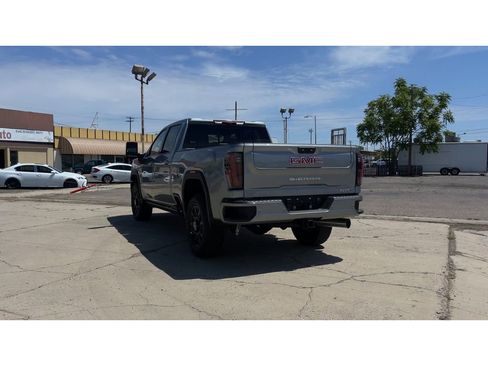 New 2026 GMC Sierra 2500 AT4 w/ AT4 Premium Plus Package AWD/4WD image 9