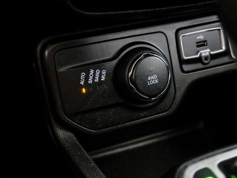 Used 2019 Jeep Renegade Latitude image 21