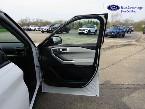 Certified 2023 Ford Explorer XLT w/ Equipment Group 202A AWD/4WD image 41