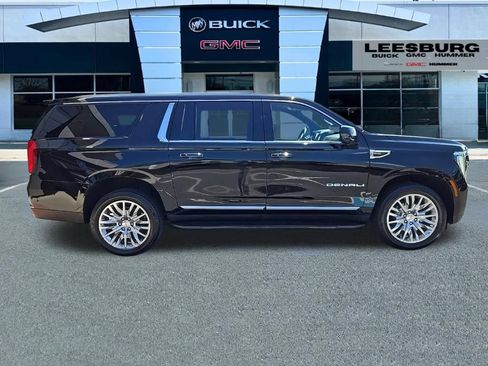 Used 2025 GMC Yukon XL Denali AWD/4WD image 8