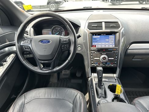Used 2017 Ford Explorer Sport w/ Equipment Group 401A AWD/4WD image 17