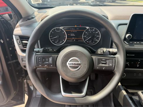 Used 2021 Nissan Rogue S image 8