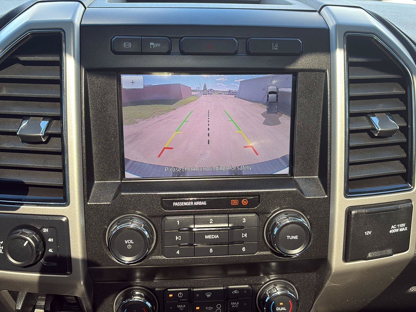 Used 2020 Ford F350 Lariat AWD/4WD image 19